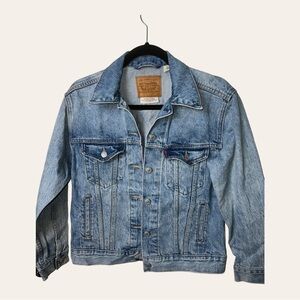 LEVI’S DENIM JACKET WITH PATCHWORK SIZE XSMALL‎
